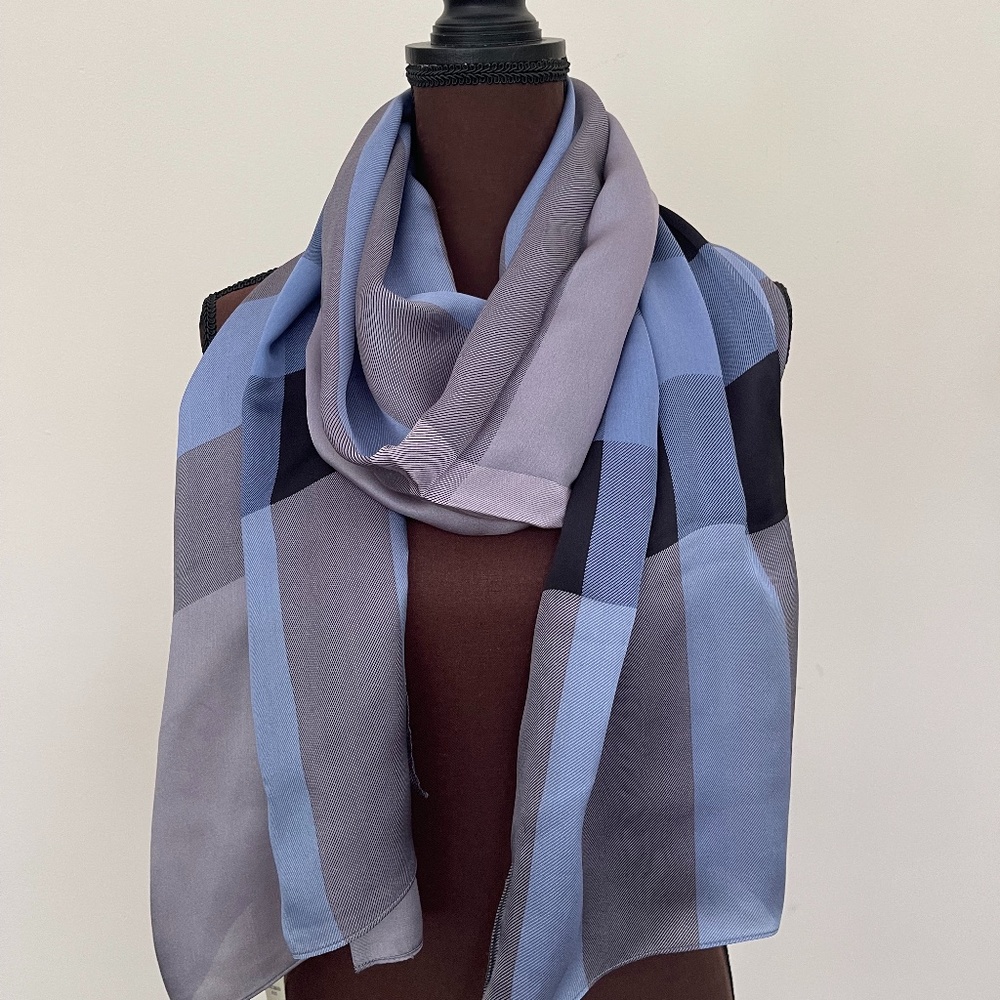 New Burberry Lightweight Check Large Blue Gray Black Check Silk Scarf Wr…